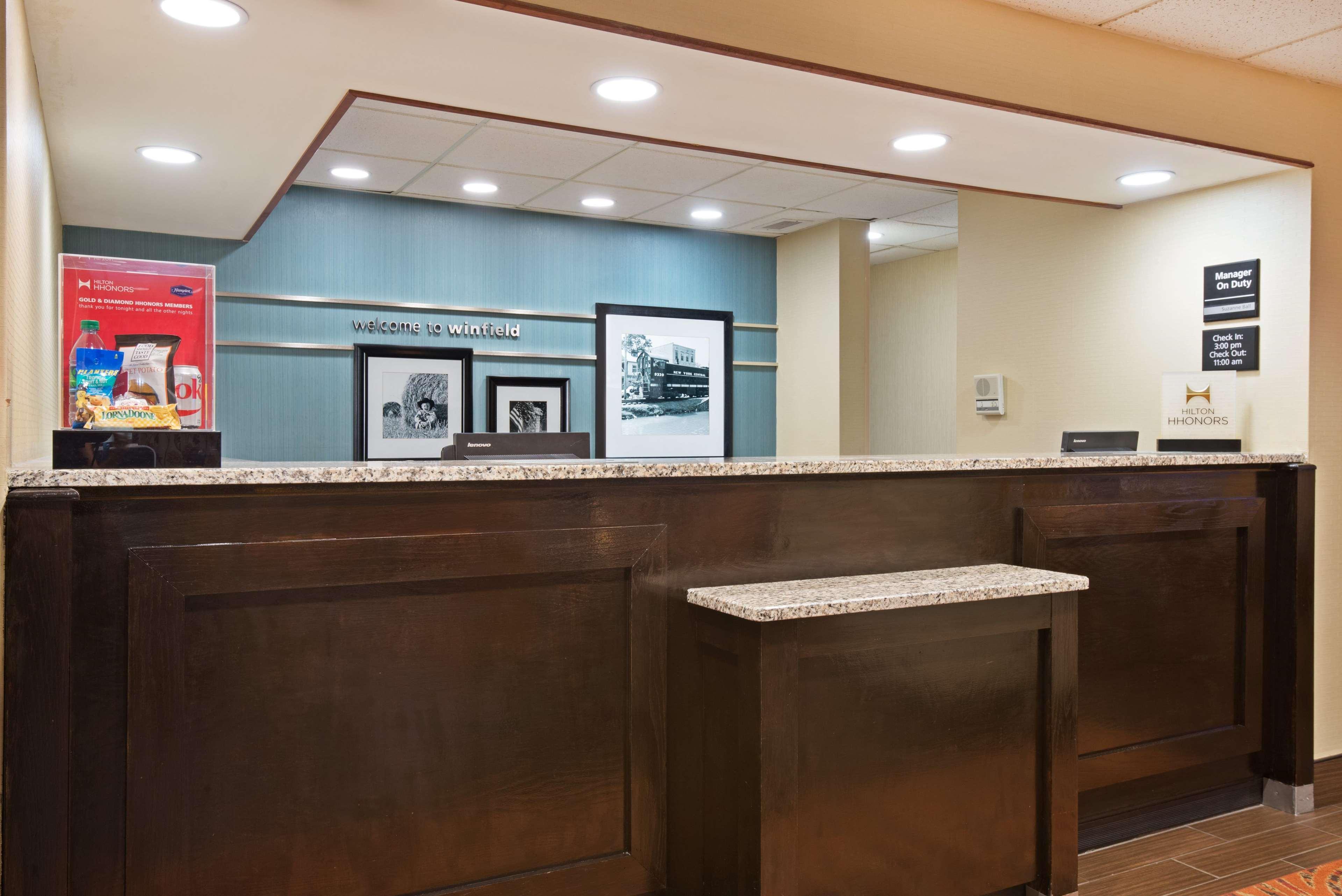 Hampton Inn Winfield Teays Valley Exterior foto